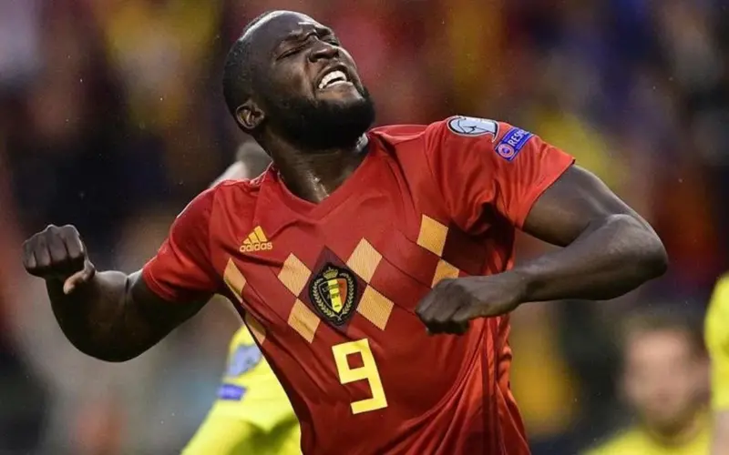 إصابة غامضة وقرار مفاجئ.. ماذا يجري مع لوكاكو؟